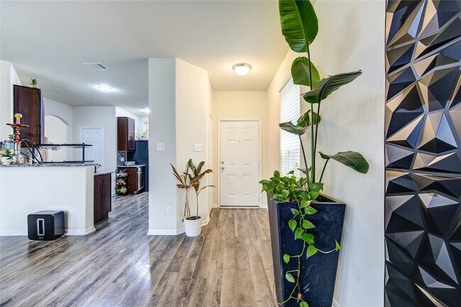 Photo - 3330 Madison Elm St