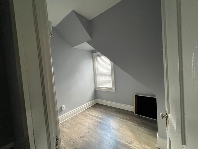 Bedroom - 268 W Tupper St Unit Lower