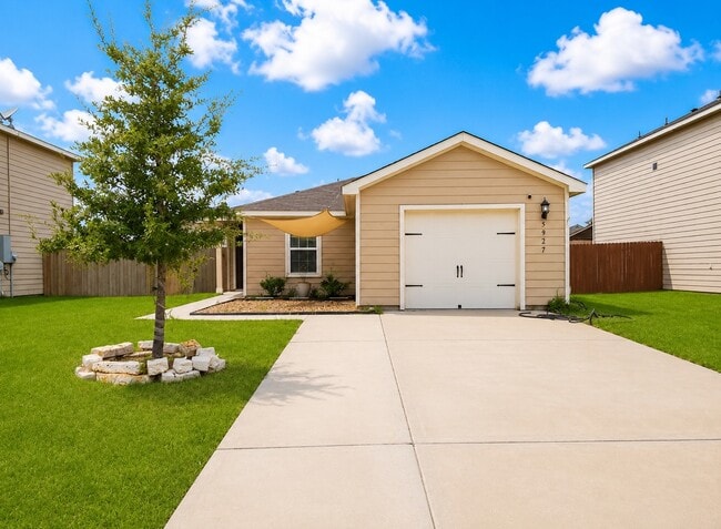 Building Photo - 5927 Golden Cove Rd