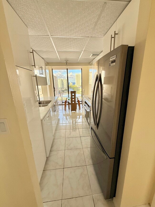 Photo - 290 174th St Unit 1818