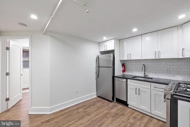Photo - 1514 Newton St NW Unit B2