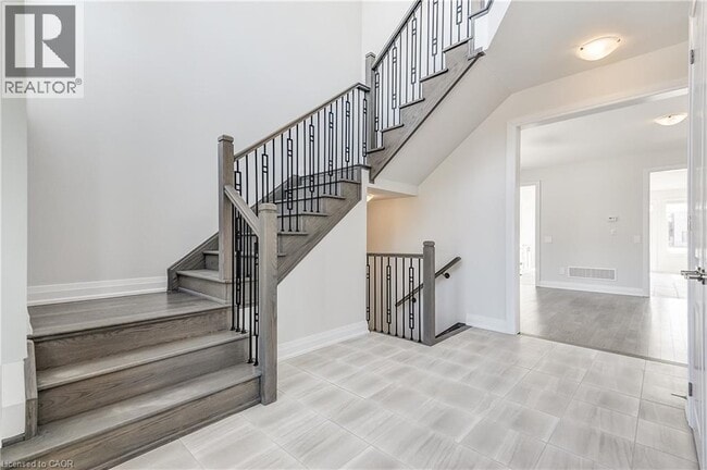 Photo - 35 Walters St