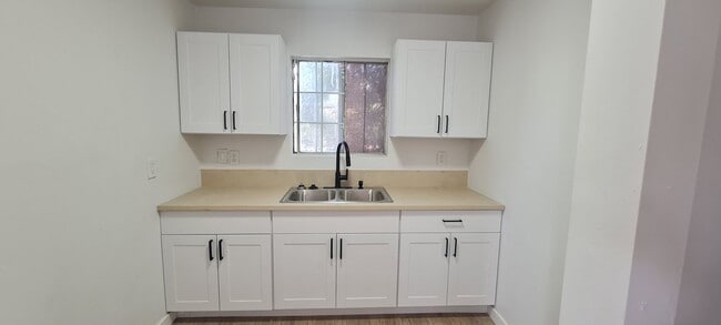 Photo - Los Angeles Apartments Unit 1527 3/4 E 22nd St