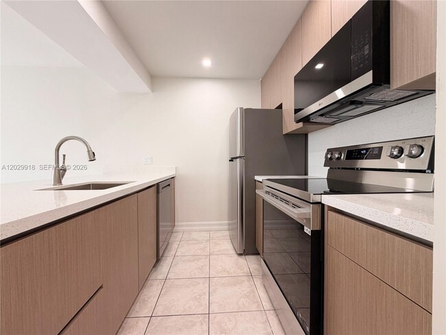 Building Photo - 8100 Geneva Ct Unit 345