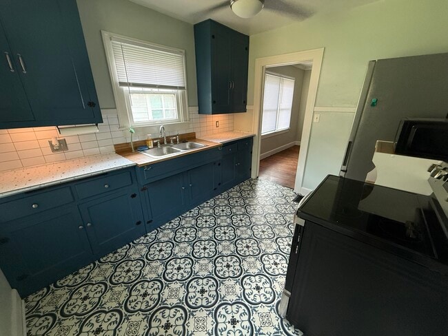 Photo - 145 S Bancroft St