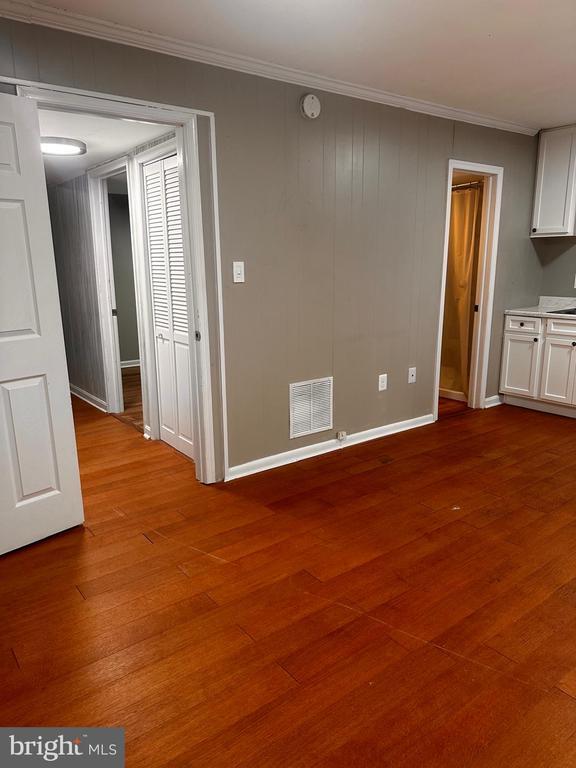 Photo - 15929 Dorset Rd