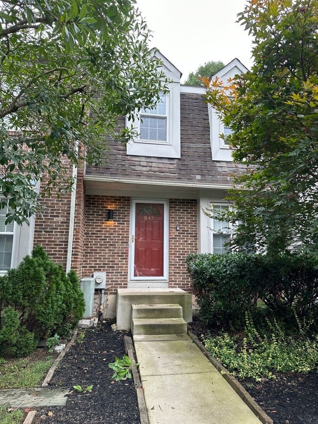 Mendenhall Village Townhome - Newly renovated - Mendenhall Village Townhome - Newly renovated
