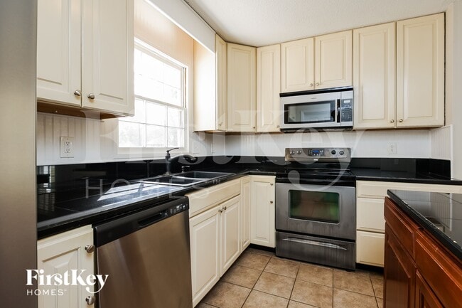 Photo - 303 Longstreet St