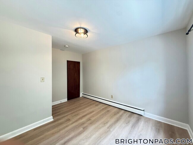 63 Selkirk Rd Unit 6