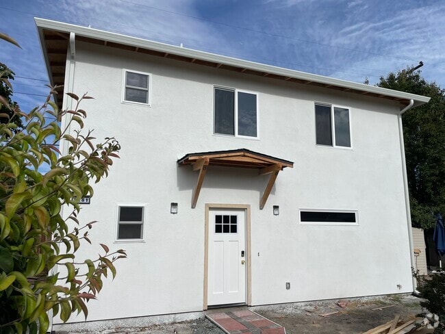 Building Photo - 1279 Las Palmas Dr Rental