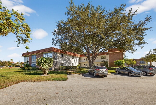 Building Photo - 1225 NW 21st St Unit 36-3609