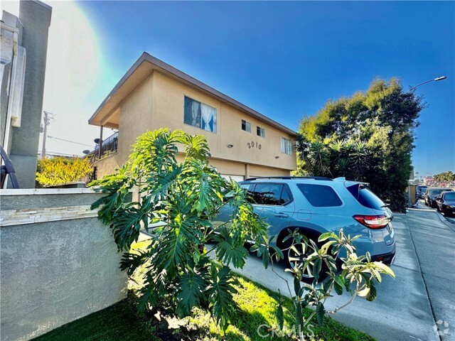 Building Photo - 2010 Manhattan Beach Blvd Rental