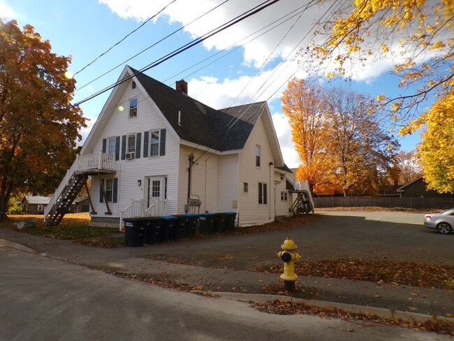 Building Photo - 15 Pleasant St Unit 15.5