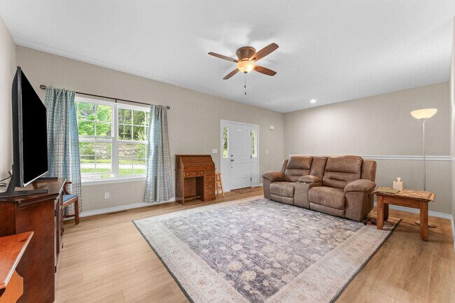 Photo - 127 Rockridge Rd