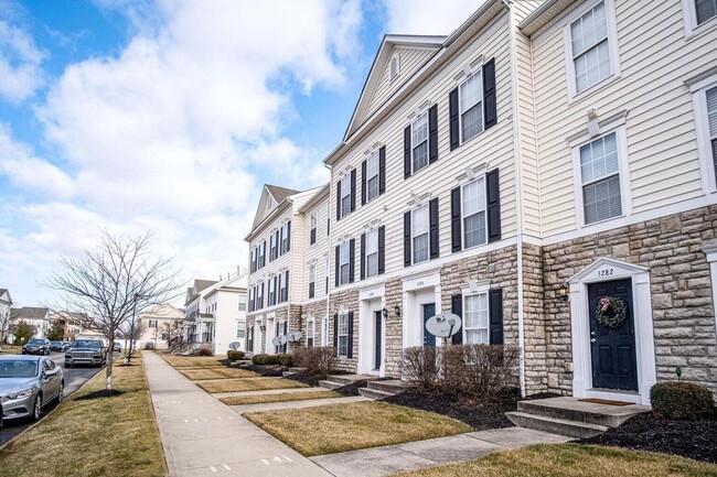 Building Photo - 5286 Royal Arch Casca Dr Unit 26