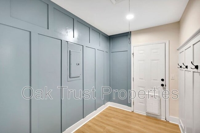 Photo - 8335 Weyhill Ct