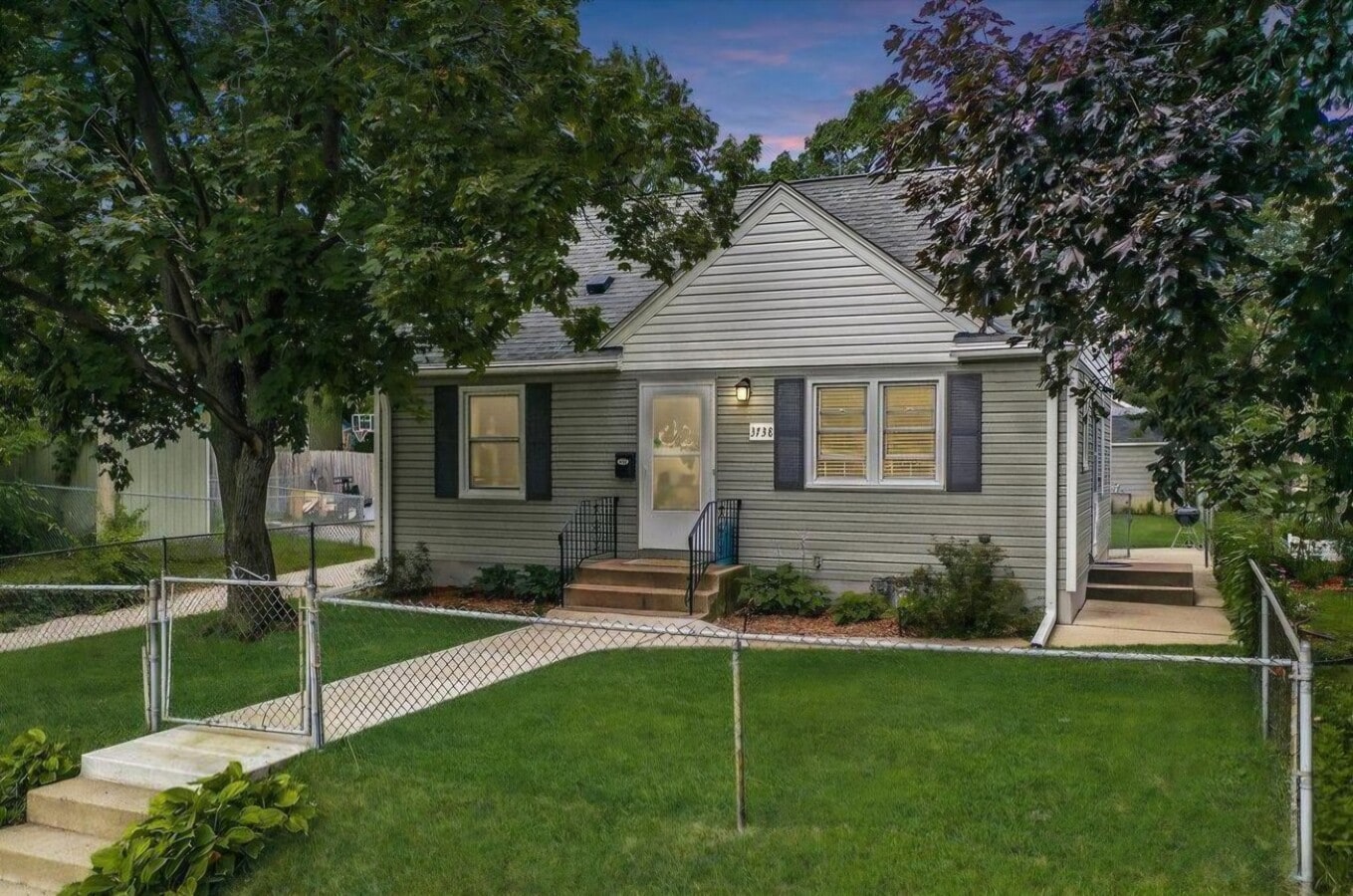 Photo - 3738 Standish Ave