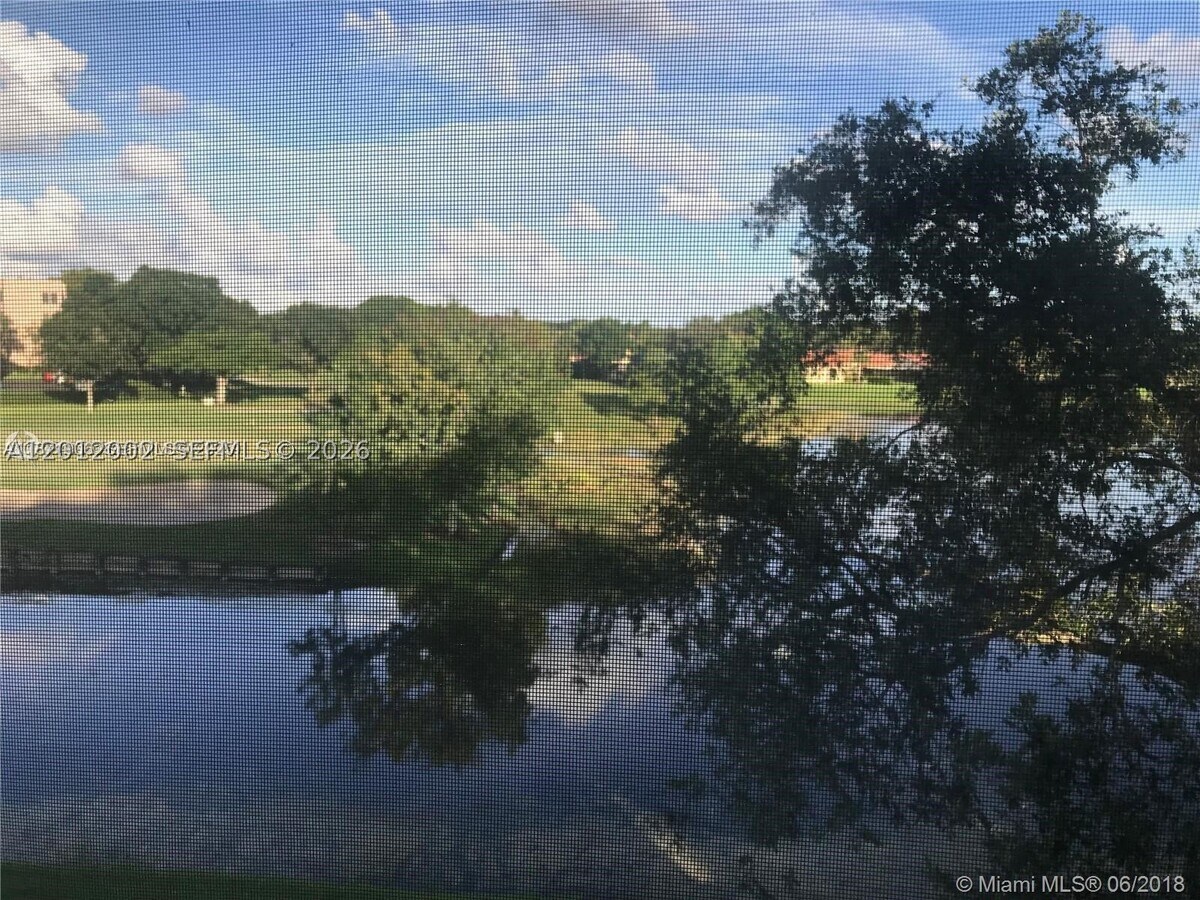 Photo - 9470 Live Oak Pl Unit 306