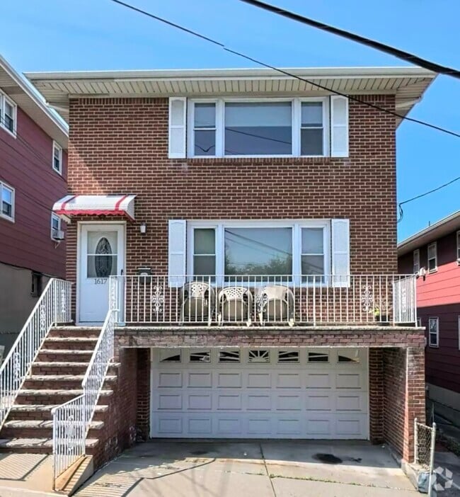 Building Photo - 1617 74th St Rental