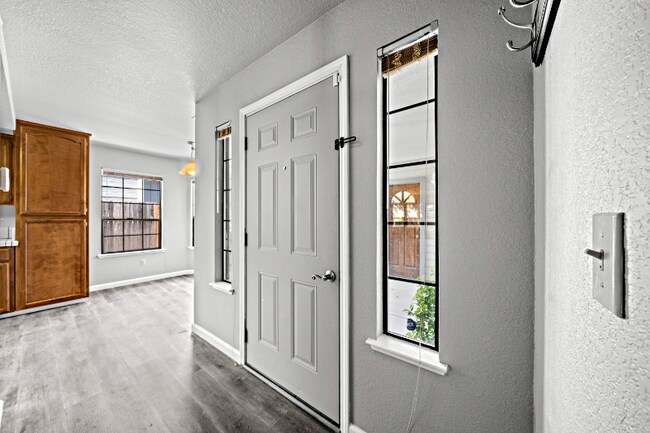 Photo - 7456 Santa Susana Way Casa Adosada