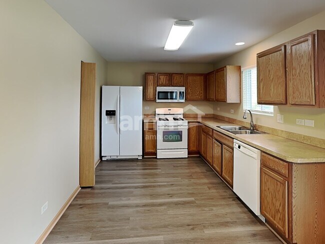 Photo - 818 Glen Cove Ln