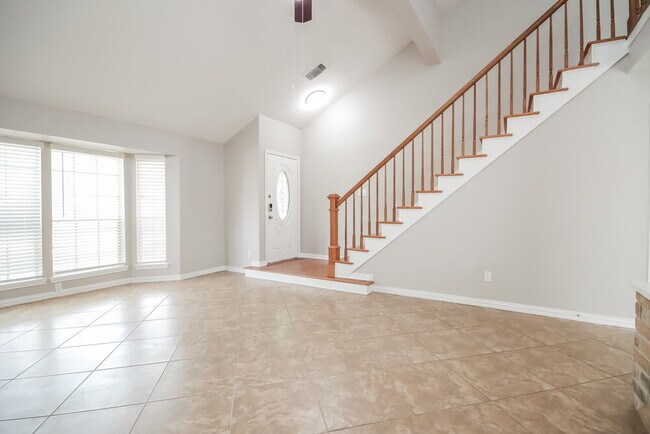 Photo - 1715 Windy Knoll Dr