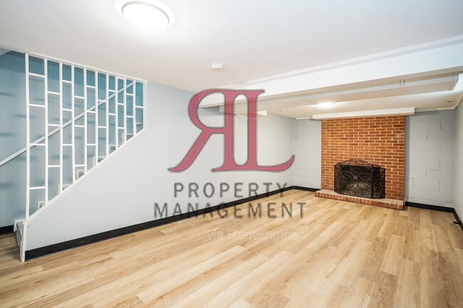 Photo - 3501 Woodlawn Ave