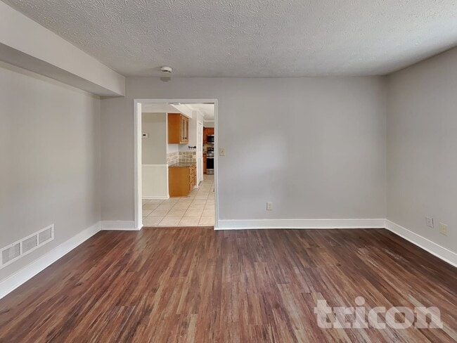 Photo - 100 Creekwood Ct