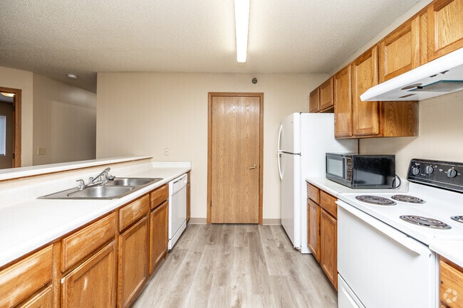 3BR, 1BA - 1107 pies cuadrados - 1201 E Bell Avenue