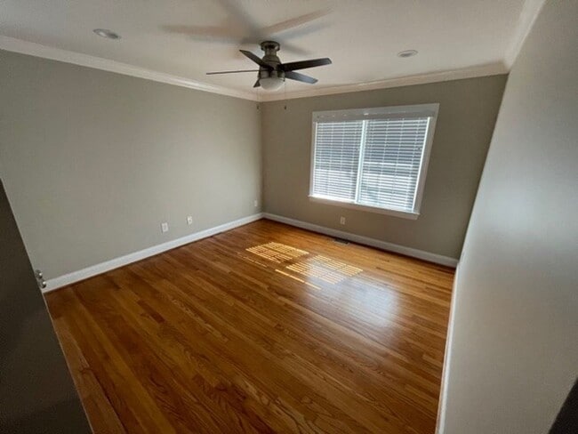 Photo - 4881 Oak Level Rd