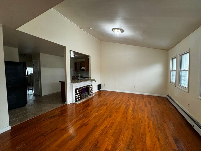 Building Photo - 20 Dales Ave Unit 2