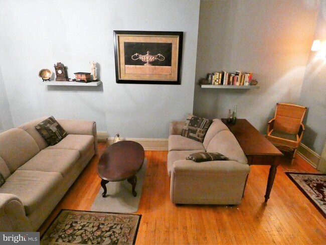 Photo - 4238 Pine St
