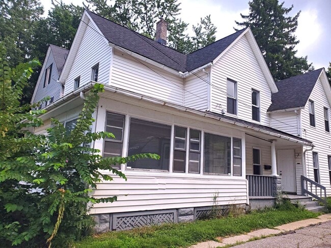 Building Photo - 7315 Guthrie Ave Unit 2