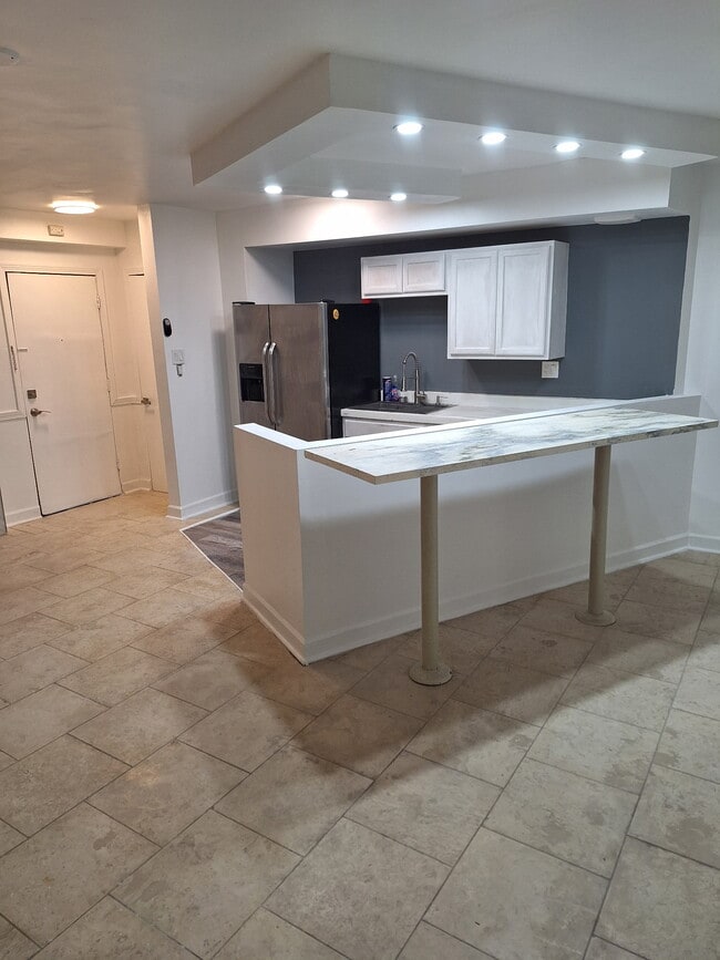 Photo - 7363 S South Shore Dr Unidad 204