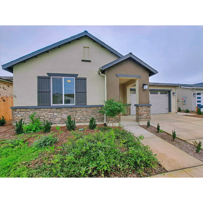 Photo - 3 Bedroom Home Near Armstrong & Olive!