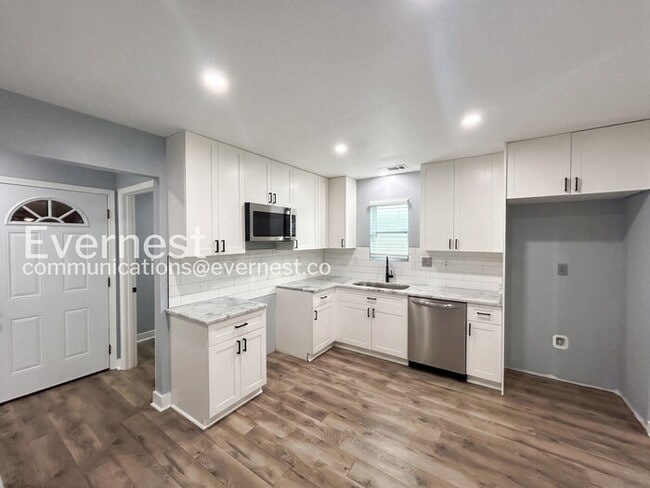 Photo - 1621 Locust St