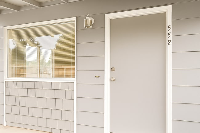 Building Photo - 2 bedroom 1 bath, pet-friendly, duplex uni... Unit 552