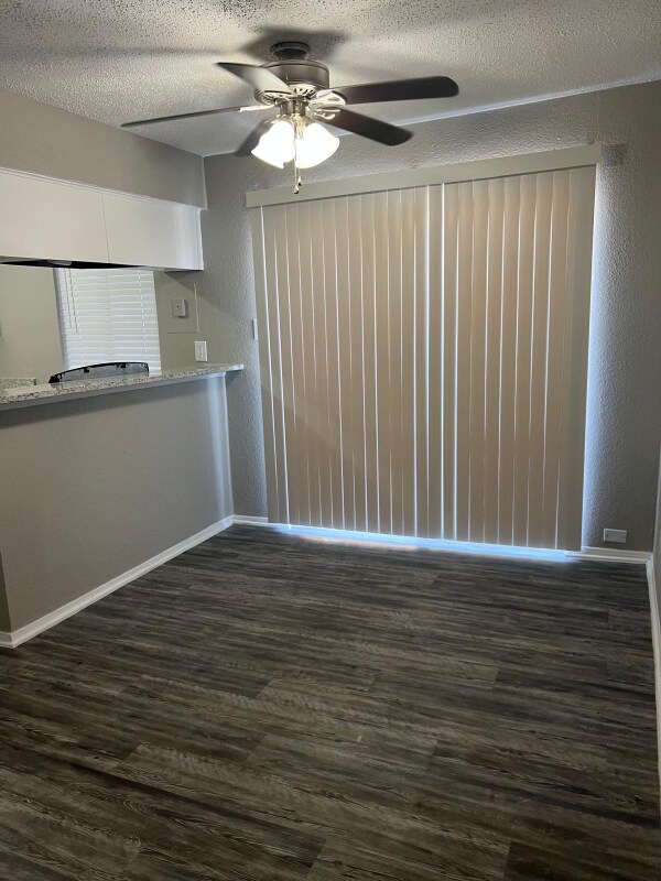 Photo - 3203 W Walnut Hill Ln Unidad 2