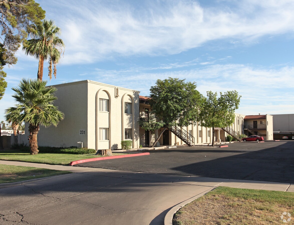 Bel-Aire Manor - Bel-Aire Manor Apartments