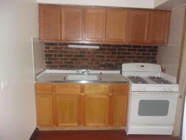 Photo - 567 N Pine Ave