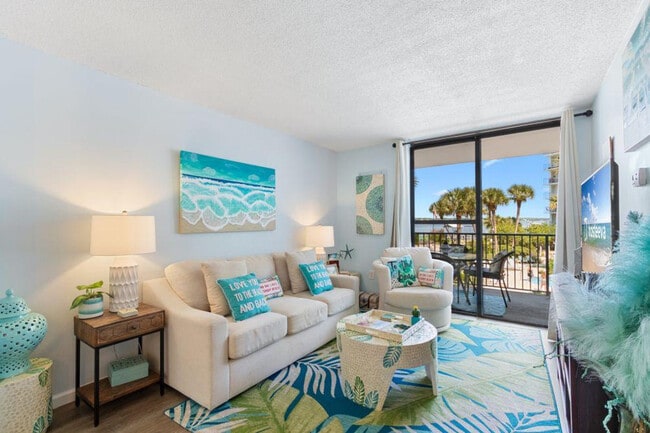 Building Photo - 1832 W Beach Blvd Rental