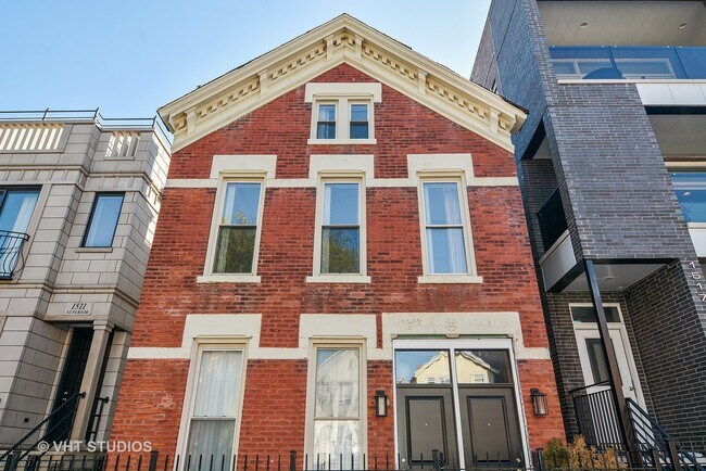 Building Photo - 1513 W Superior St Unit 2F Rental