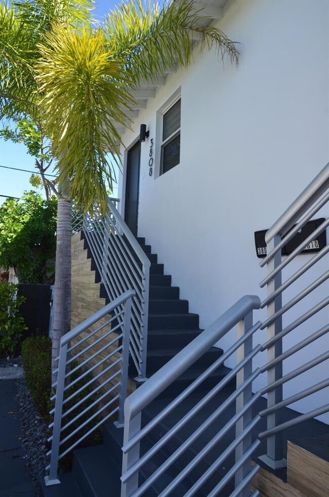 Building Photo - 3808 S Olive Ave Unit 3808