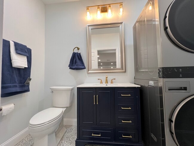 Medio baño y lavandería - 8145 Mount Vernon Hwy