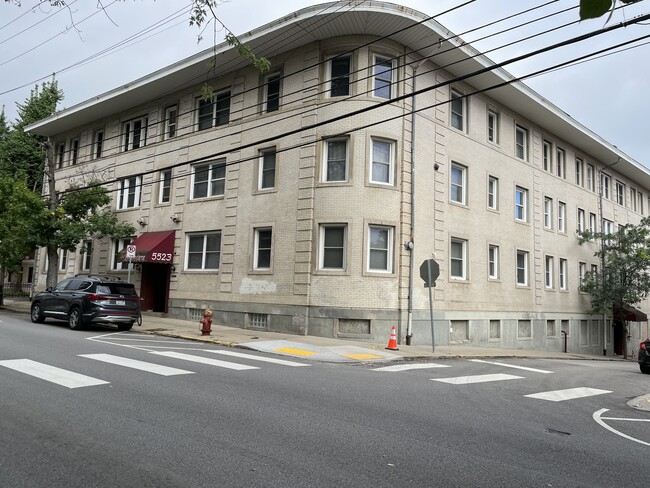 Building Photo - 5523 Ellsworth Ave Unit #7B