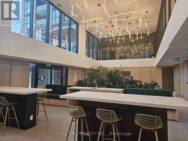 Photo - 3071 Trafalgar Rd Unit 804