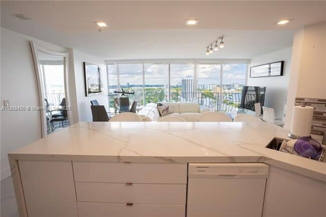 Photo - 7601 E Treasure Dr Unit 7601 E Treasure Dr  2111