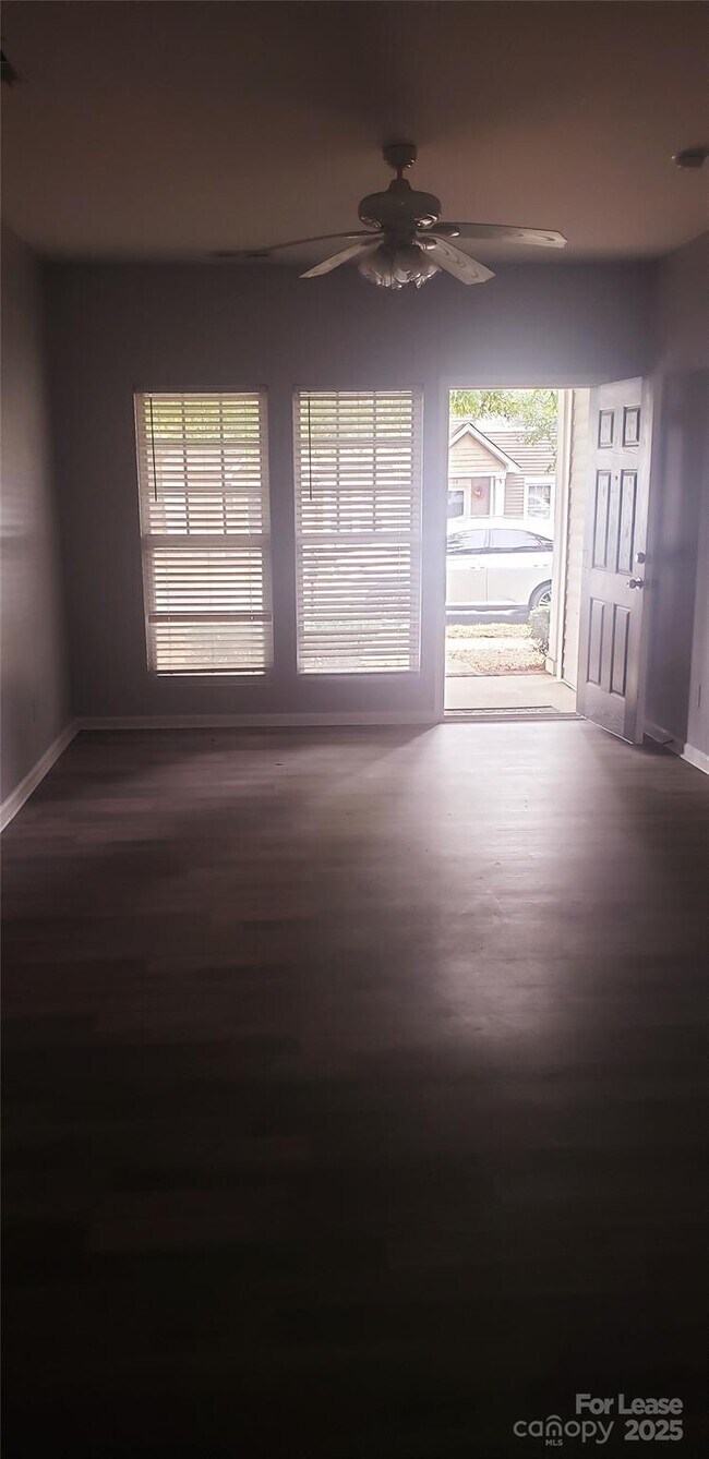 Photo - 1011 Laparc Ln