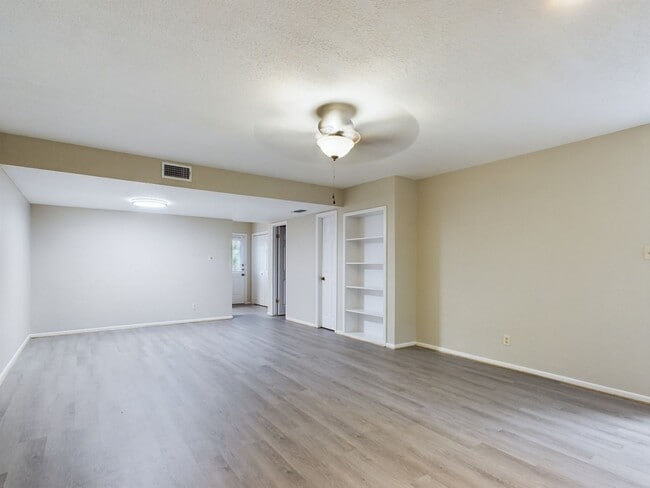 Photo - 107 Frederick Rd Unit 3