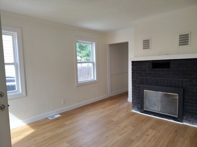 265 Plymouth Rd